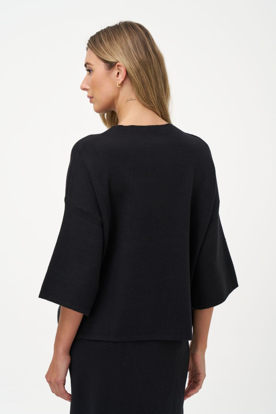 M Italy 3/4 sleeve knit sweater