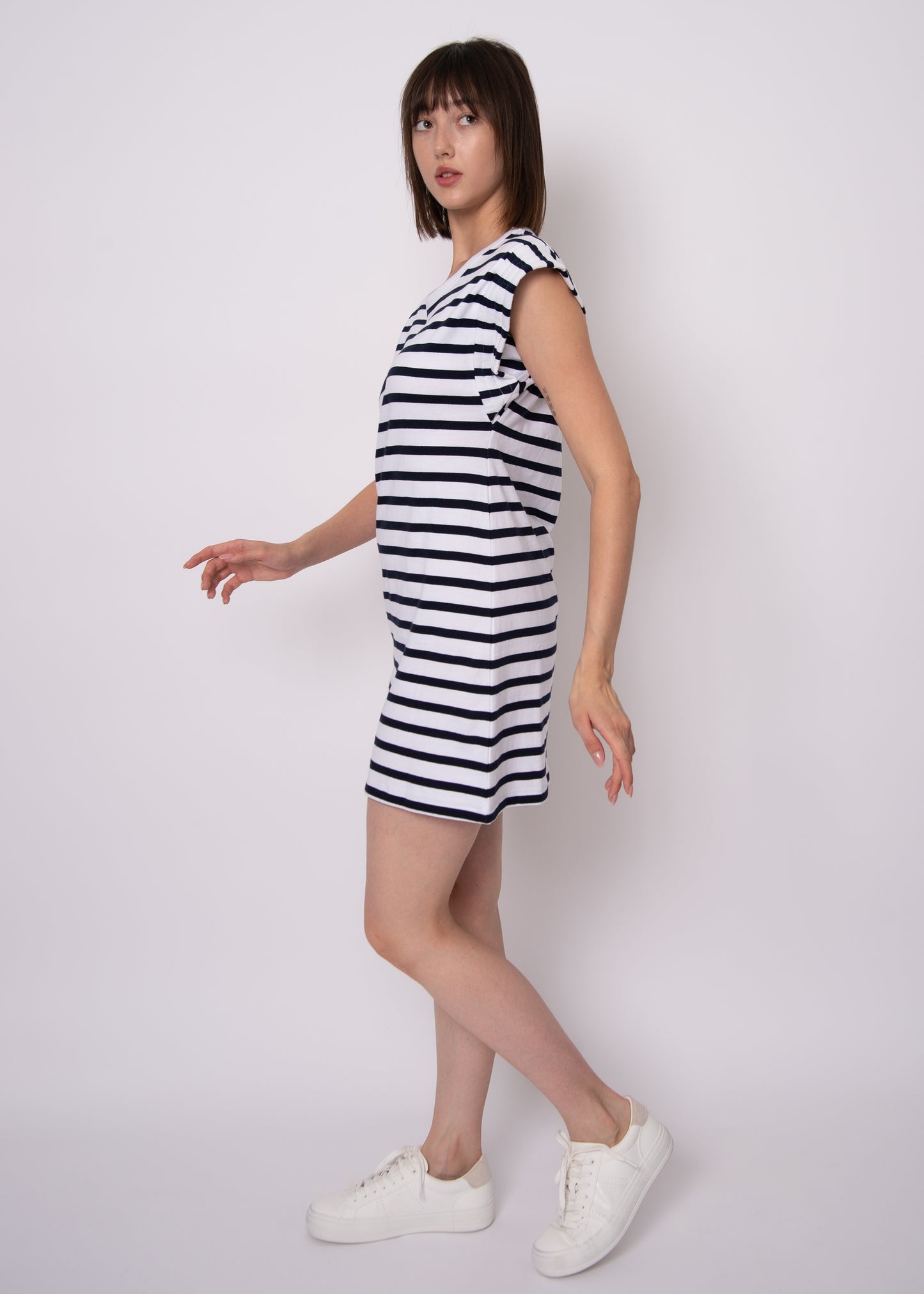 RD Style Kenzie Extended Shoulder Crew Neck Dress