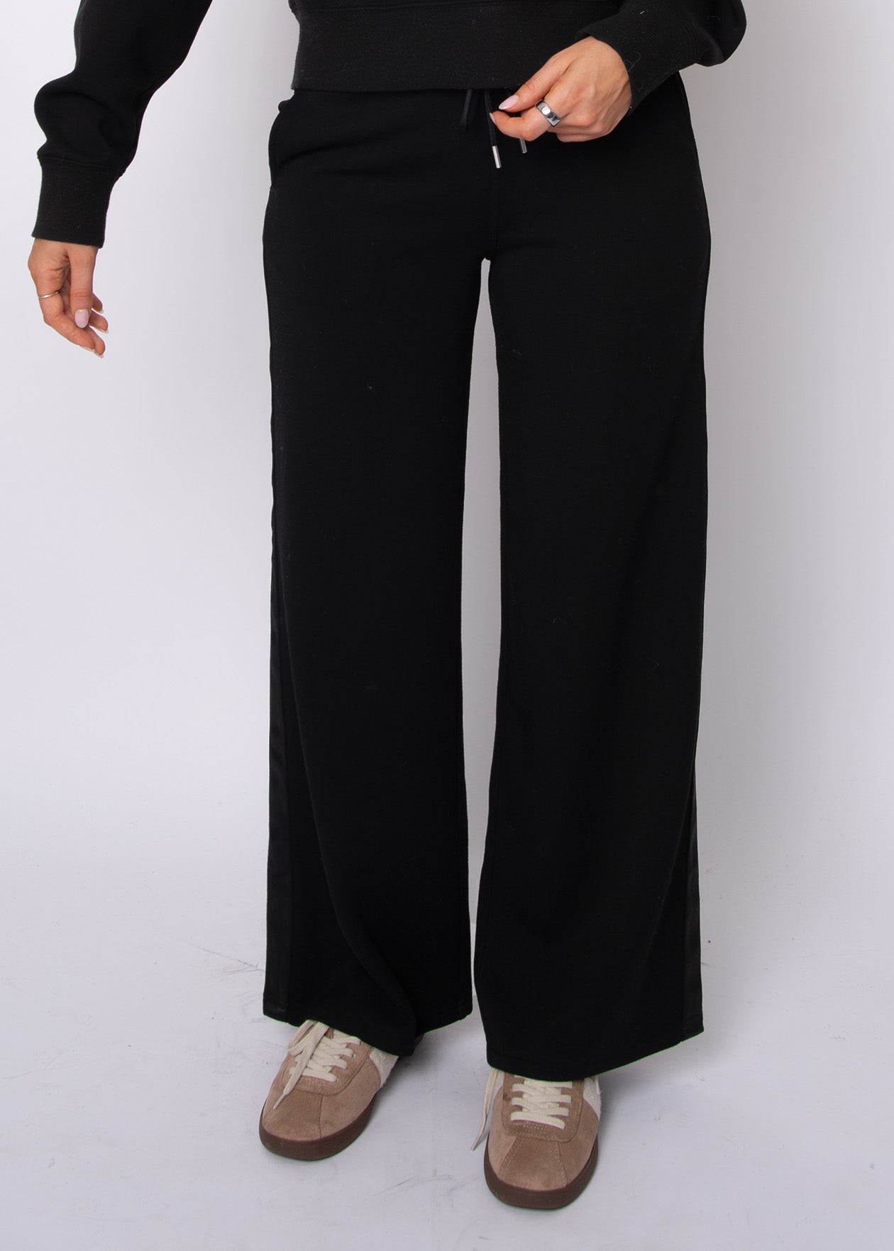RD Style Mailyn Soft Knit W/ Satin Trim Two Piece Set