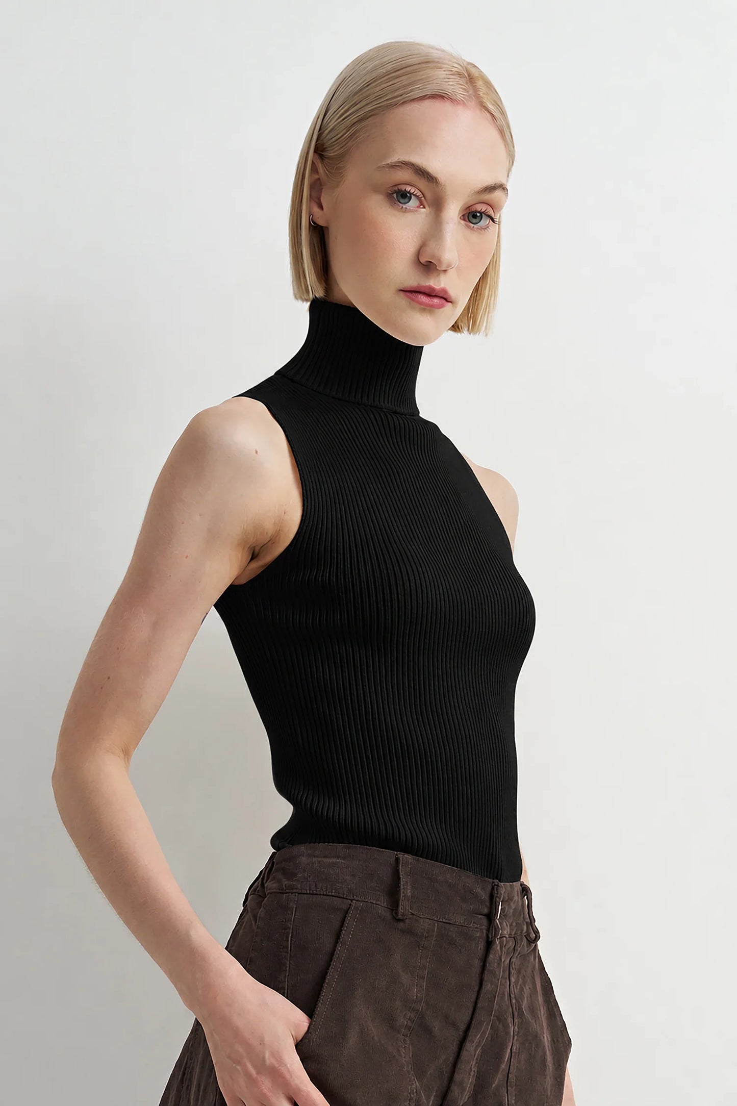 Astrid Wilco Essential Sleeveless Top
