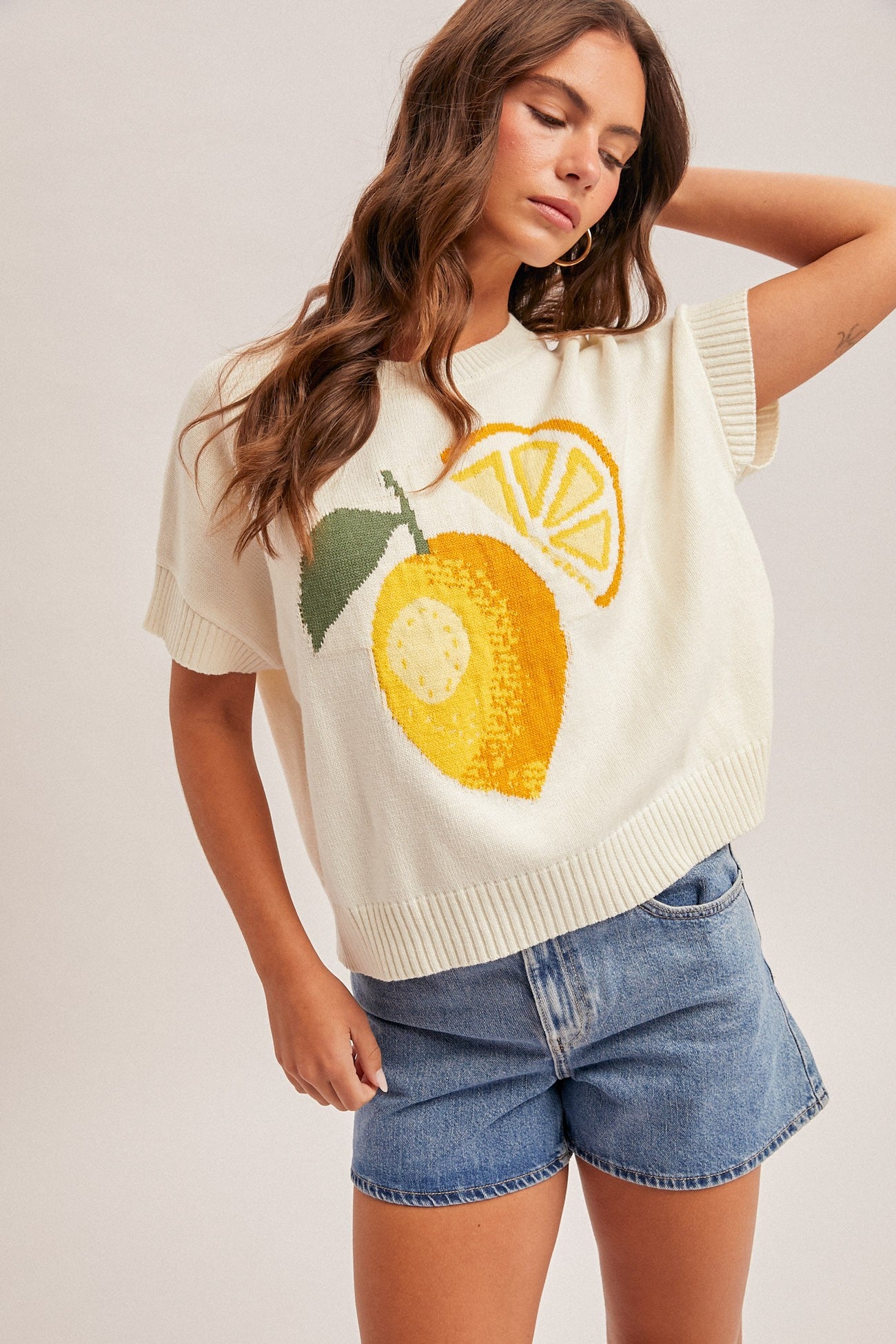 Crewneck S/S Lemon Motif Graphic Sweater