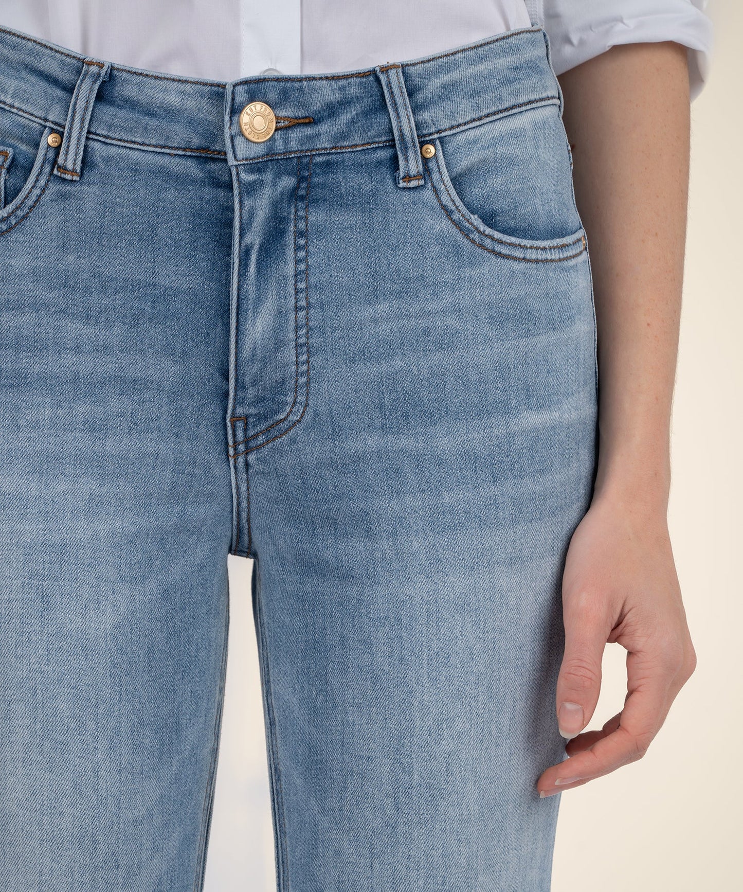 Kut from the Kloth Kelsey High Rise Ankle Flare- Honest Wash