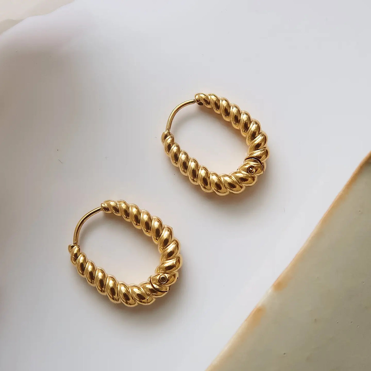 Cere Twisted Hoop Earring