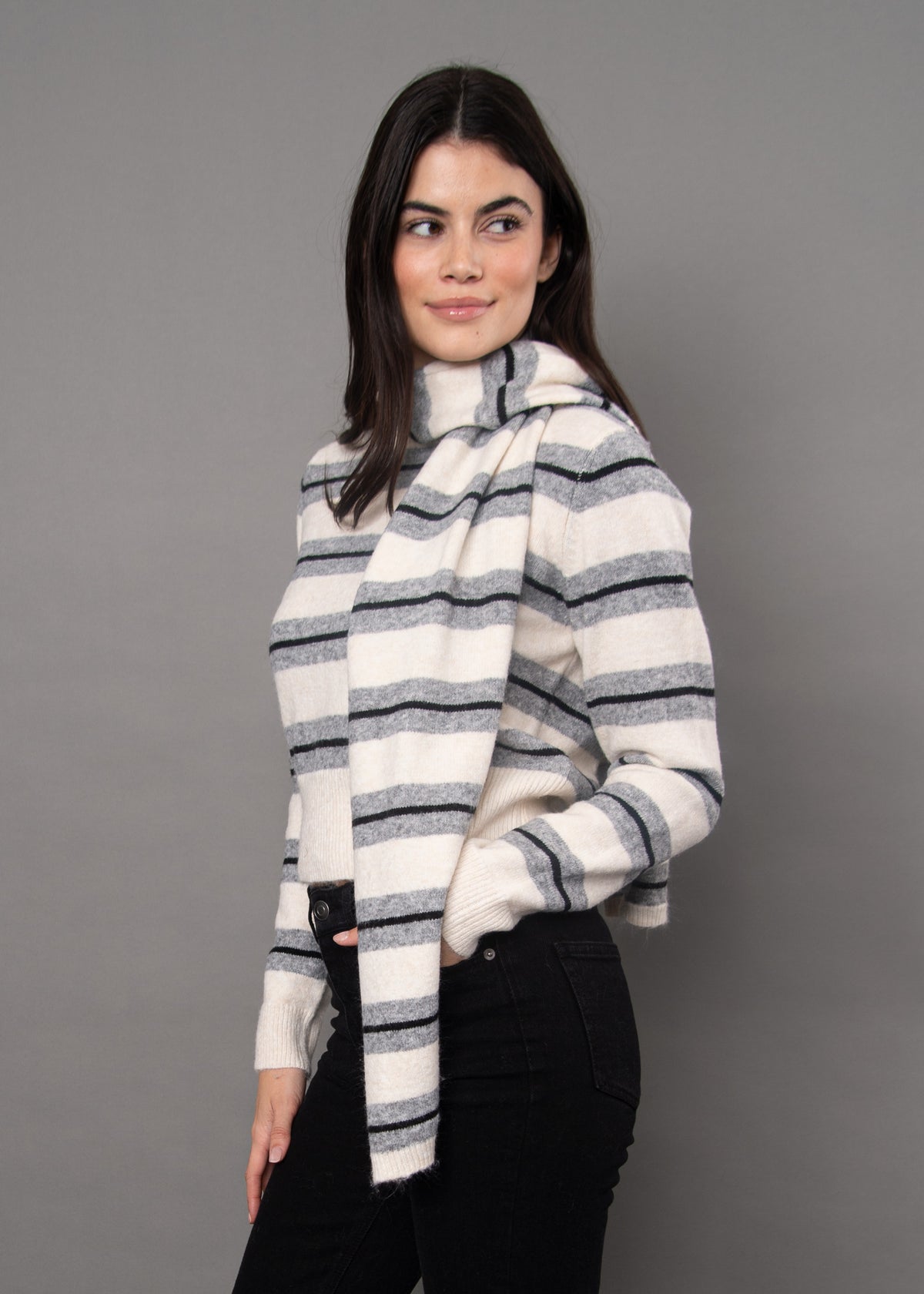 RD Style Kaya Crew Neck W/ Scarf