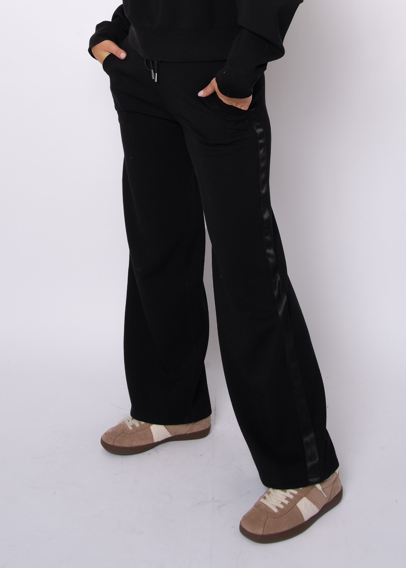RD Style Mailyn Soft Knit W/ Satin Trim Two Piece Set